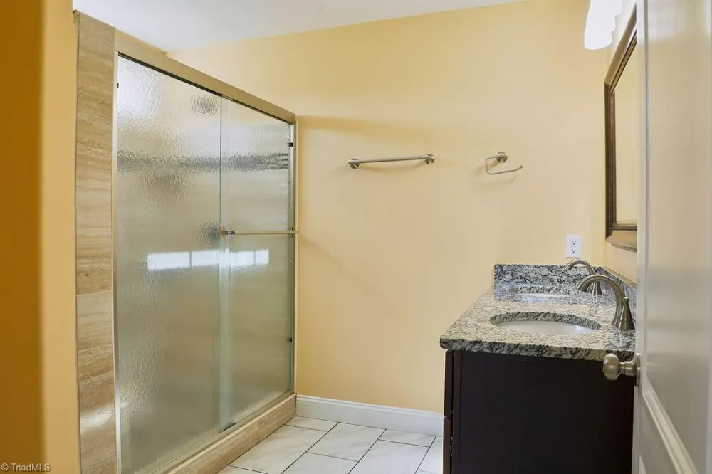 4908 Gordon Farm Way Browns Summit, NC 27214