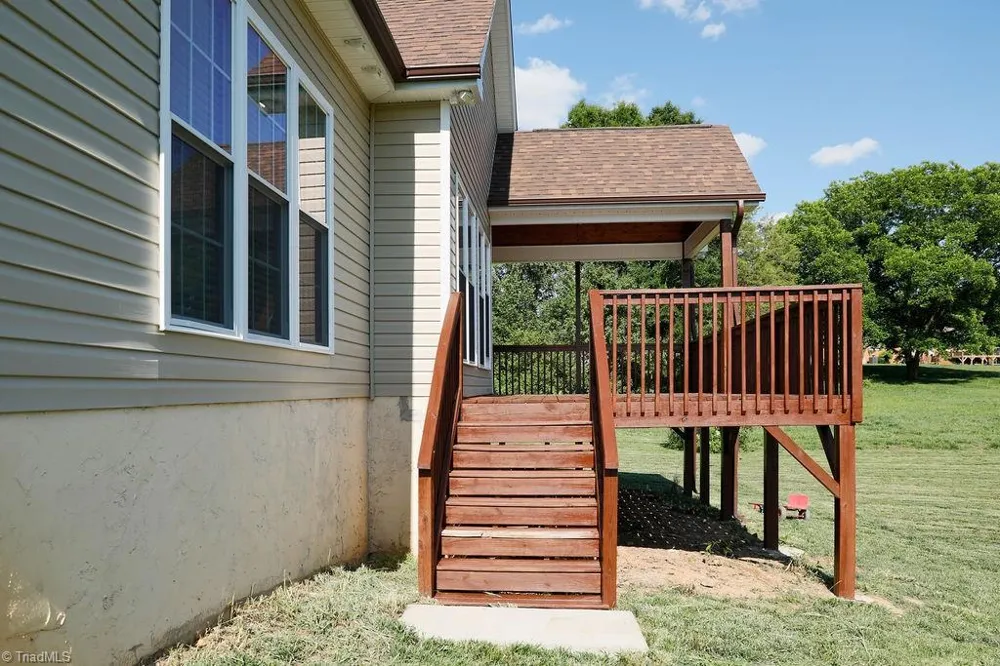 4908 Gordon Farm Way Browns Summit, NC 27214