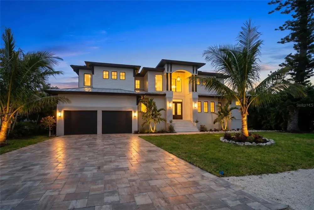 626 BUTTONWOOD DRIVE Longboat Key, FL 34228