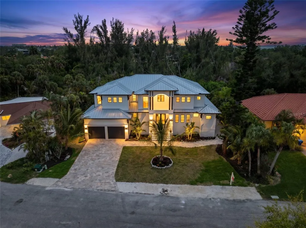 626 BUTTONWOOD DRIVE Longboat Key, FL 34228