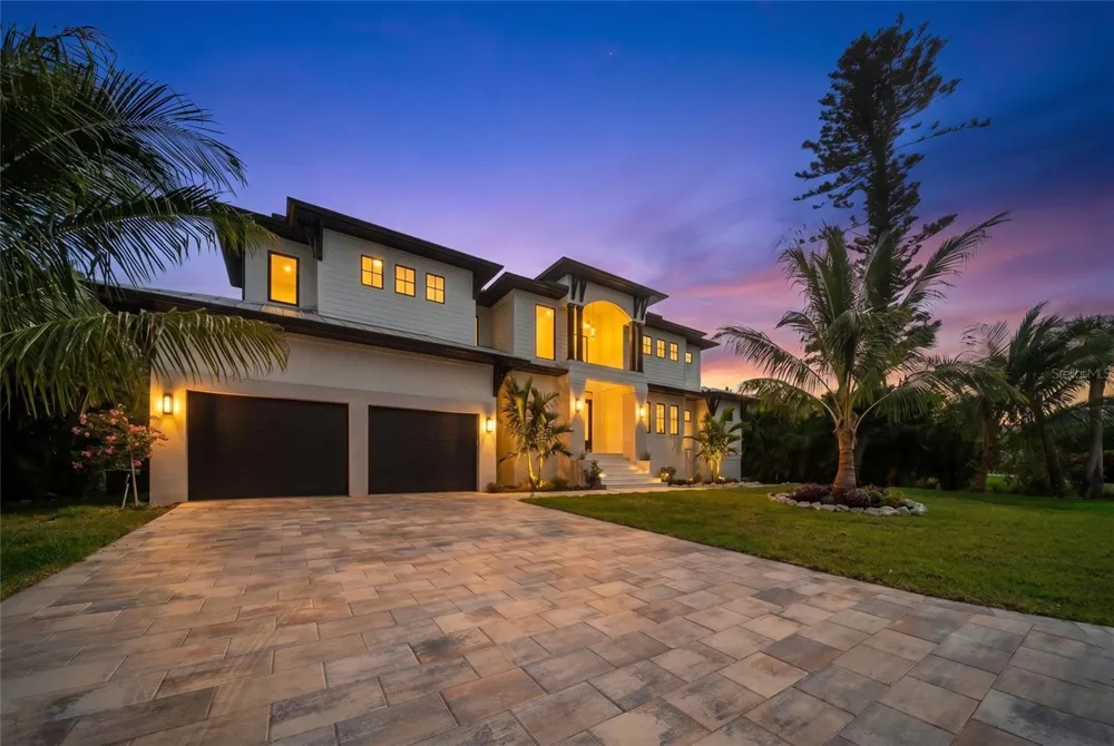 626 BUTTONWOOD DRIVE Longboat Key, FL 34228