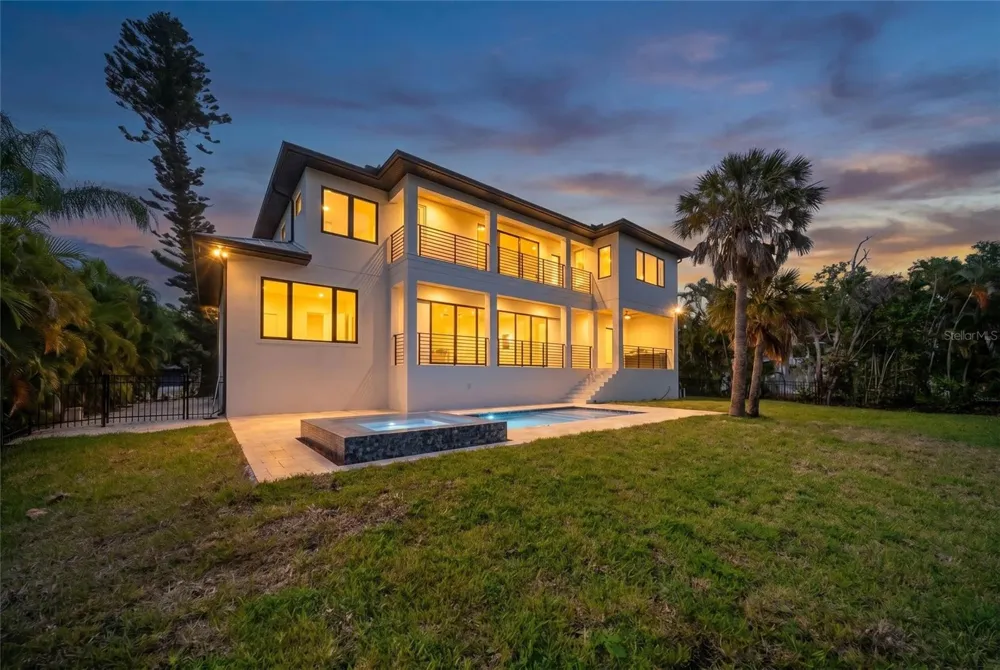 626 BUTTONWOOD DRIVE Longboat Key, FL 34228