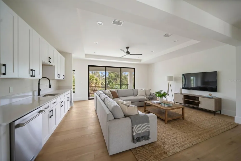 626 BUTTONWOOD DRIVE Longboat Key, FL 34228