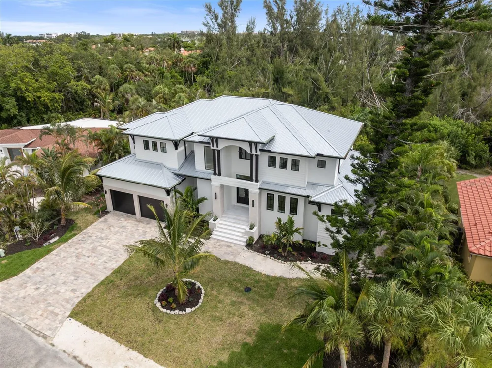 626 BUTTONWOOD DRIVE Longboat Key, FL 34228