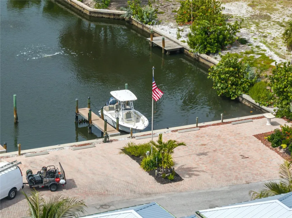 626 BUTTONWOOD DRIVE Longboat Key, FL 34228