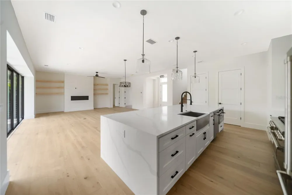 626 BUTTONWOOD DRIVE Longboat Key, FL 34228