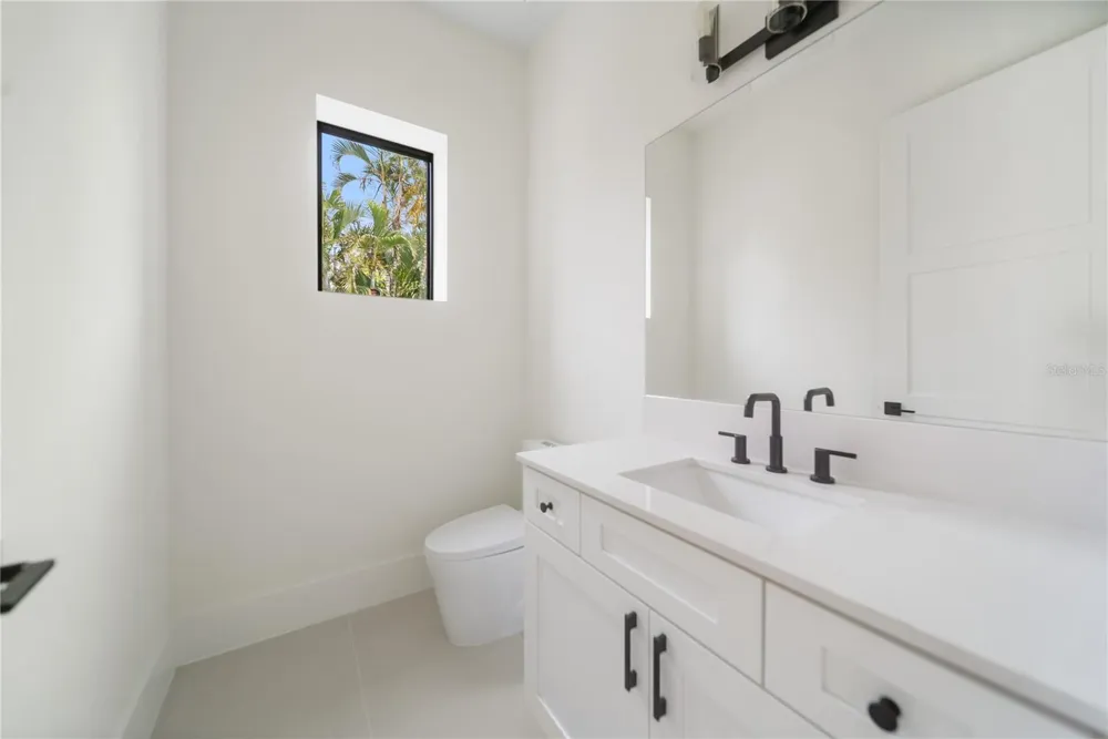 626 BUTTONWOOD DRIVE Longboat Key, FL 34228
