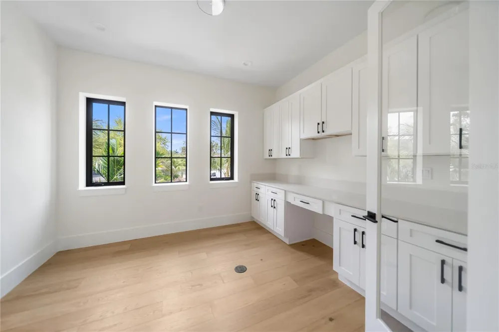 626 BUTTONWOOD DRIVE Longboat Key, FL 34228