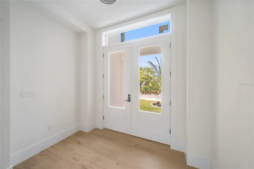 626 BUTTONWOOD DRIVE Longboat Key, FL 34228
