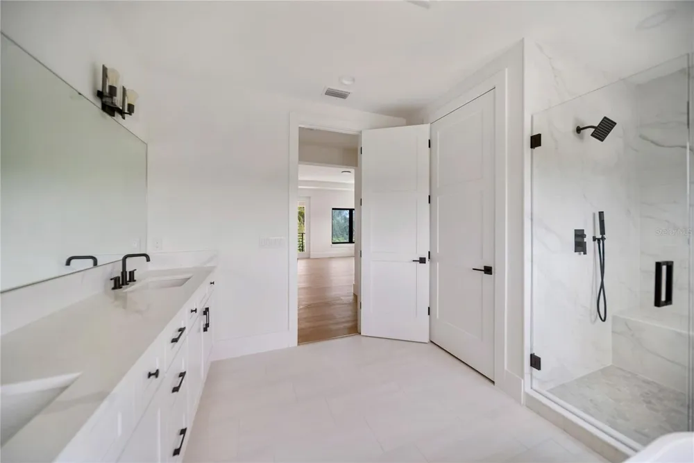 626 BUTTONWOOD DRIVE Longboat Key, FL 34228