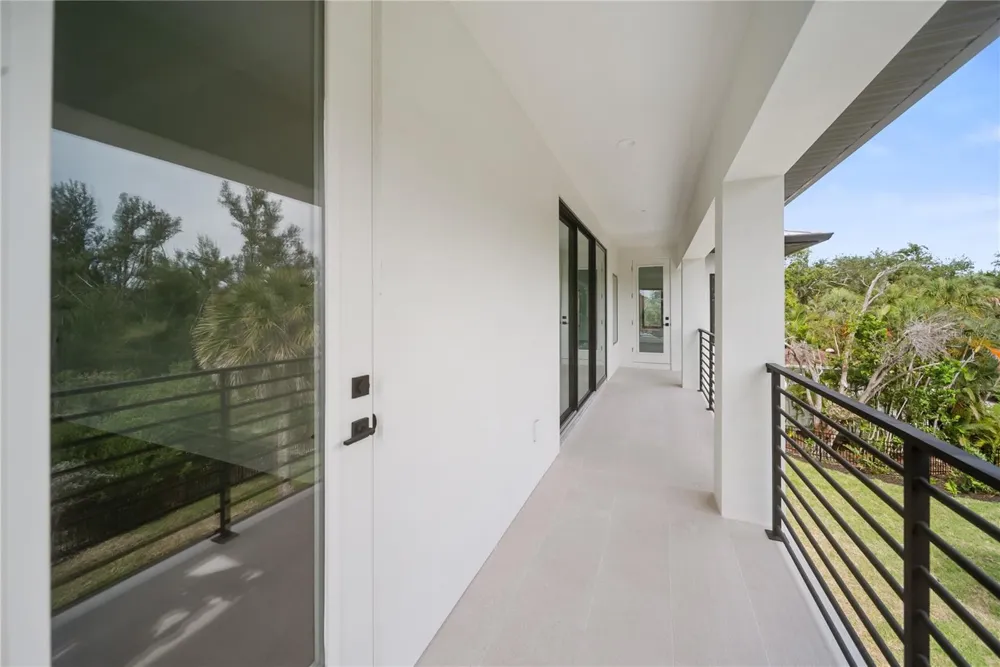 626 BUTTONWOOD DRIVE Longboat Key, FL 34228