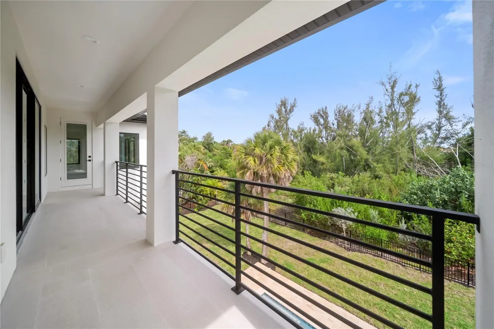 626 BUTTONWOOD DRIVE Longboat Key, FL 34228