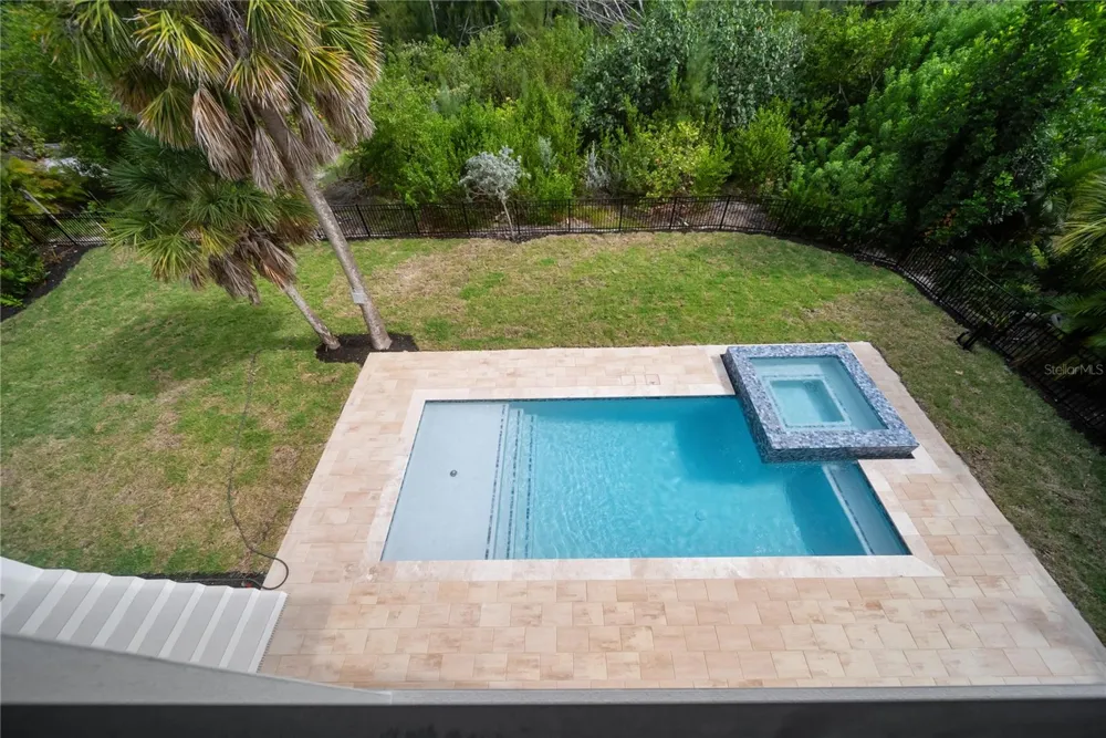 626 BUTTONWOOD DRIVE Longboat Key, FL 34228
