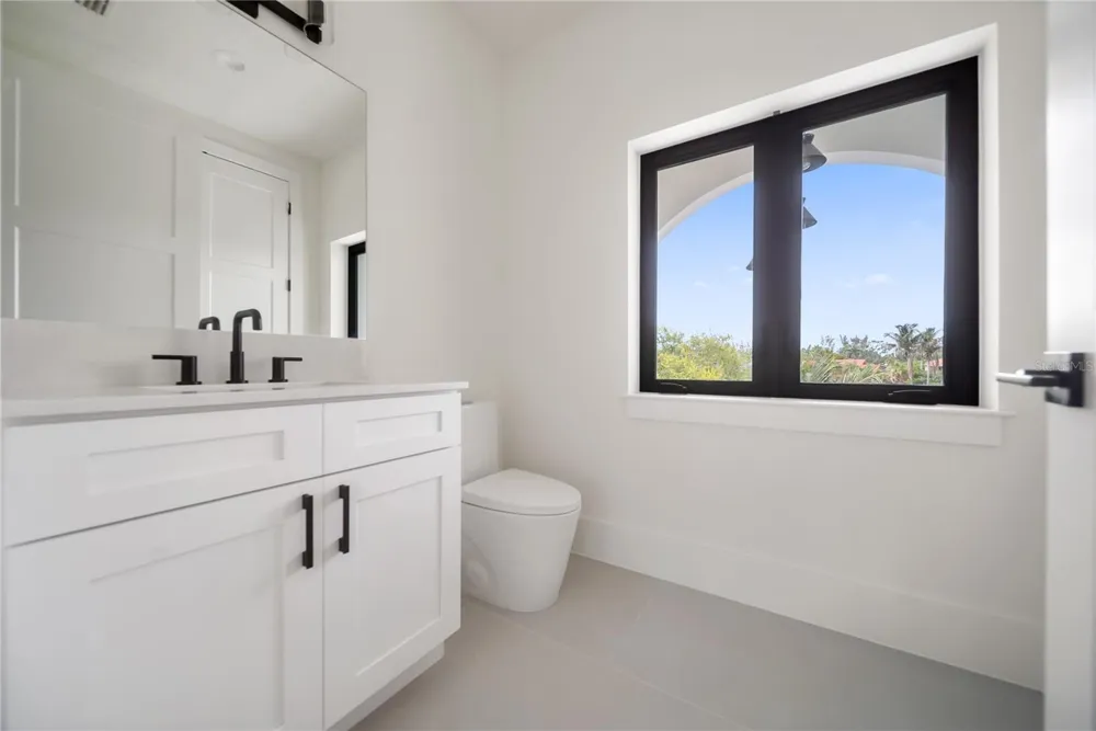 626 BUTTONWOOD DRIVE Longboat Key, FL 34228