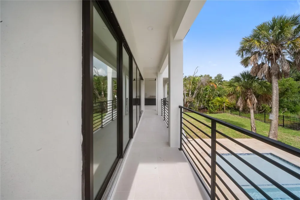 626 BUTTONWOOD DRIVE Longboat Key, FL 34228