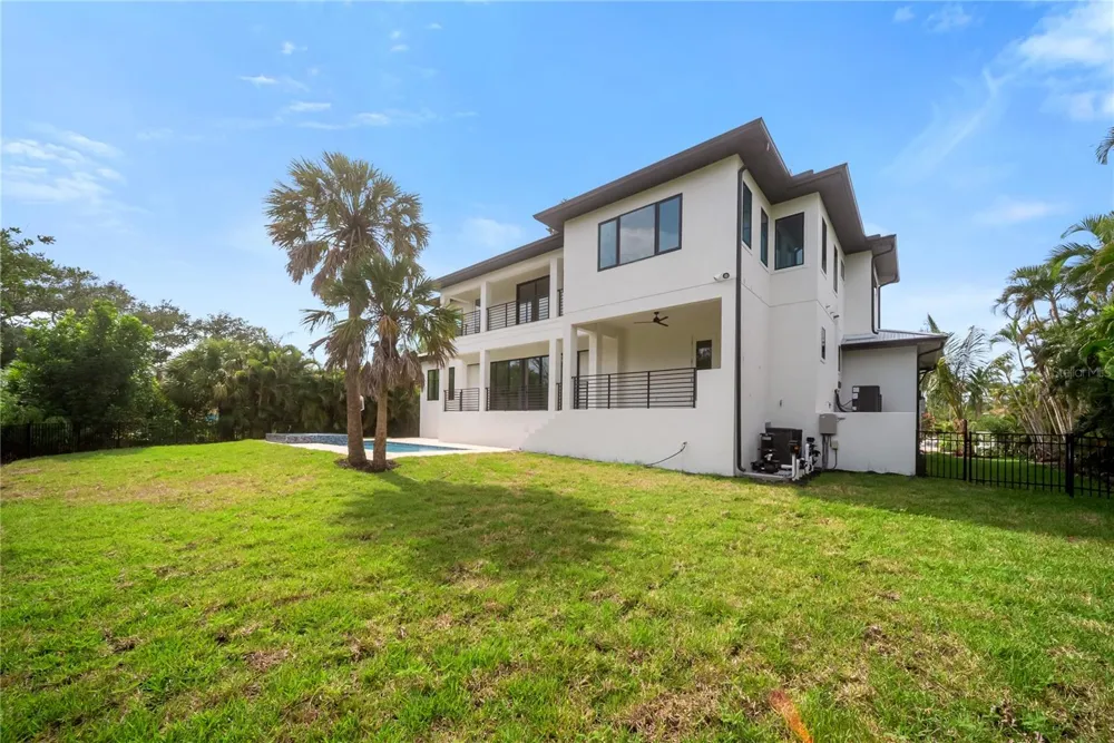 626 BUTTONWOOD DRIVE Longboat Key, FL 34228