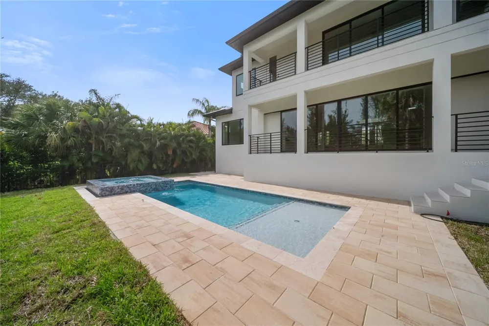 626 BUTTONWOOD DRIVE Longboat Key, FL 34228