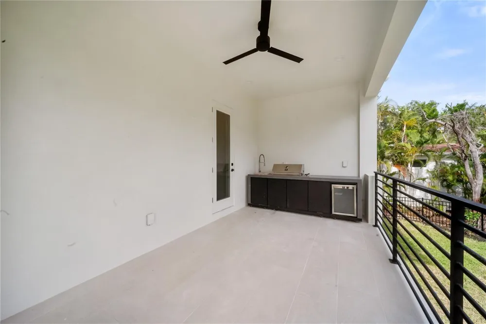 626 BUTTONWOOD DRIVE Longboat Key, FL 34228