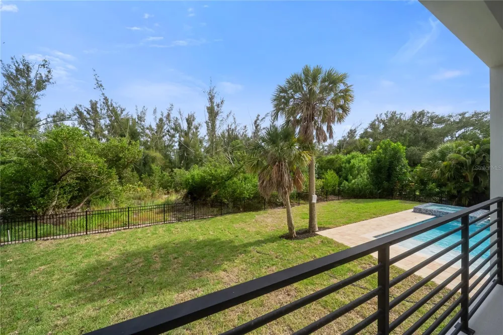 626 BUTTONWOOD DRIVE Longboat Key, FL 34228