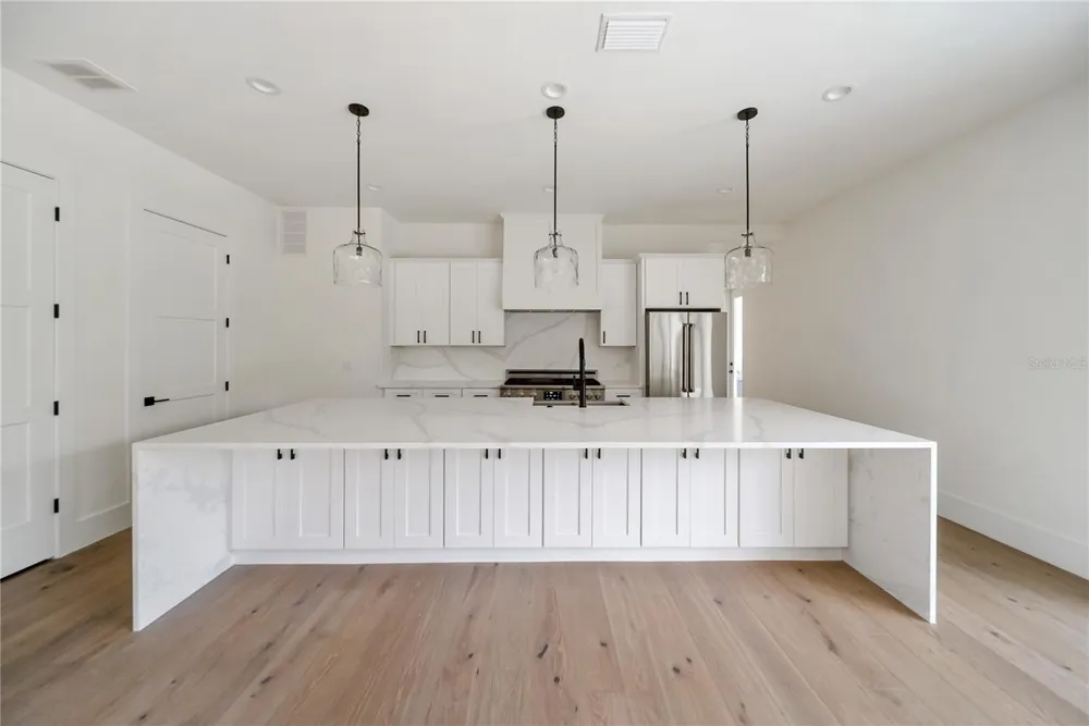 626 BUTTONWOOD DRIVE Longboat Key, FL 34228