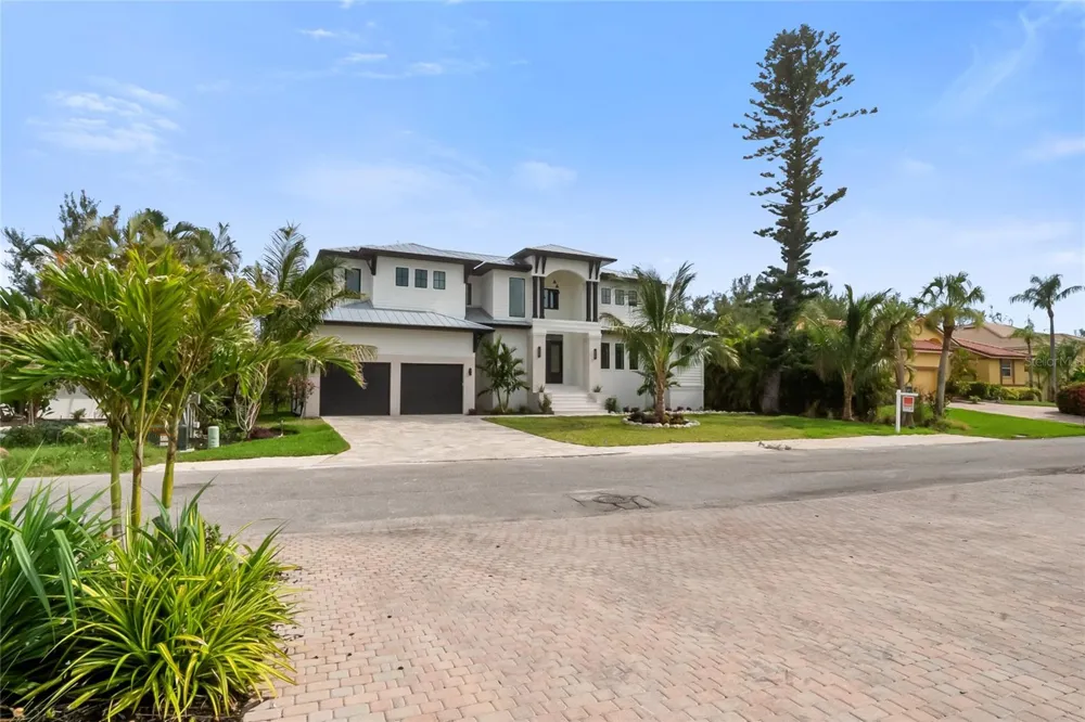 626 BUTTONWOOD DRIVE Longboat Key, FL 34228