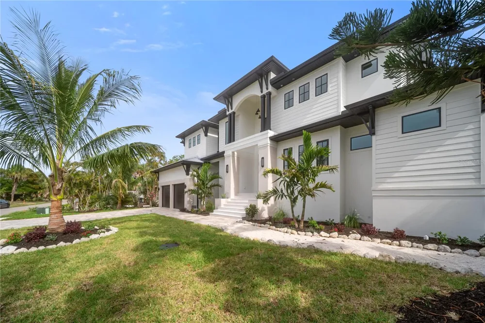 626 BUTTONWOOD DRIVE Longboat Key, FL 34228