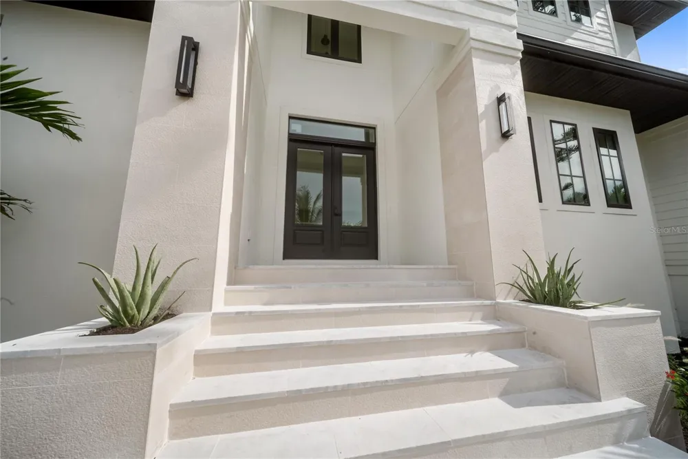 626 BUTTONWOOD DRIVE Longboat Key, FL 34228
