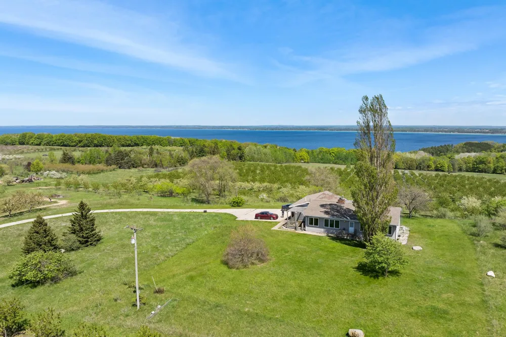12586 Center Drive Peninsula Township, MI 49686
