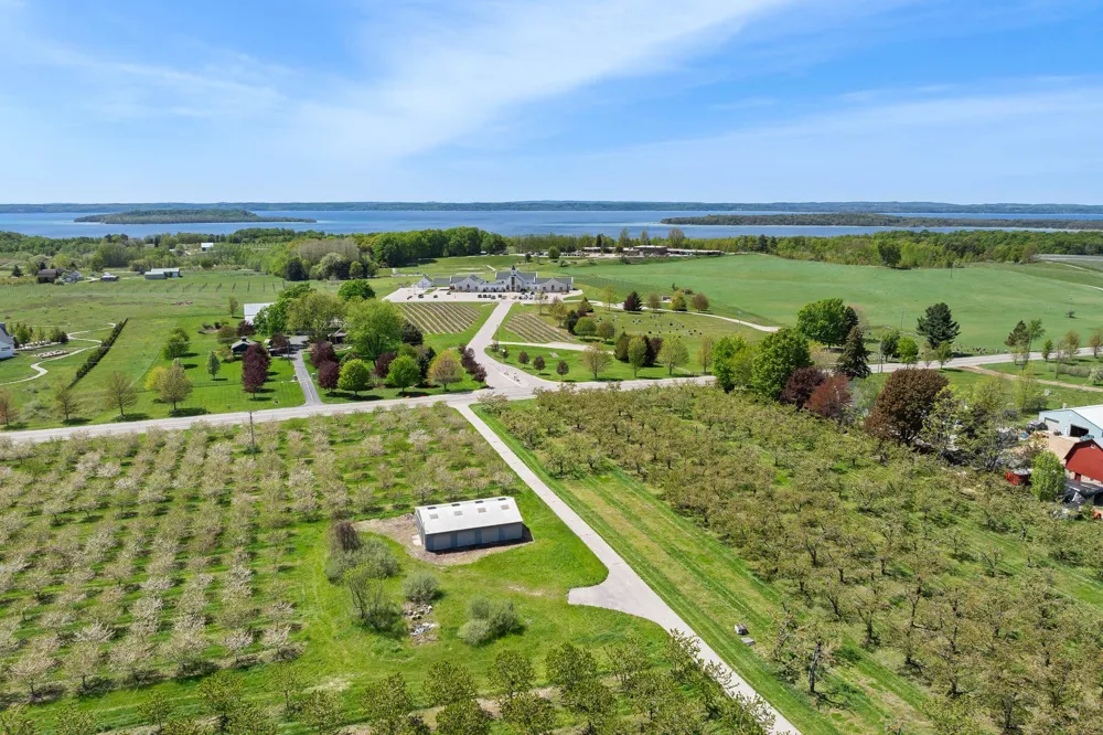 12586 Center Drive Peninsula Township, MI 49686