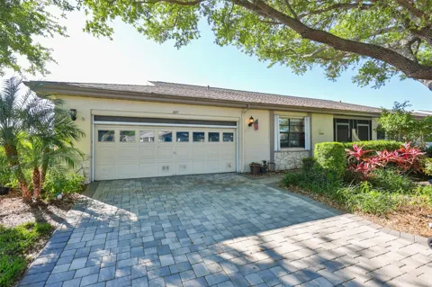 2611 LANCASTER DRIVE #33