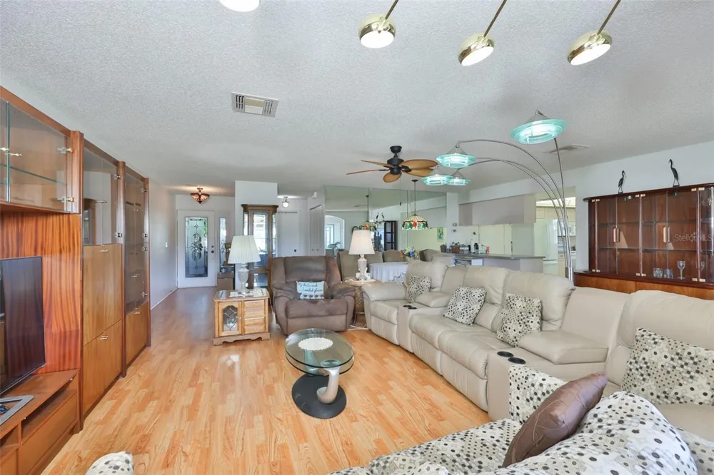 2611 LANCASTER DRIVE #33 Sun City Center, FL 33573