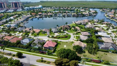 Lagoon Lane