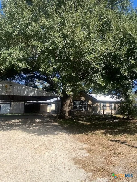 214 S Hackberry Avenue