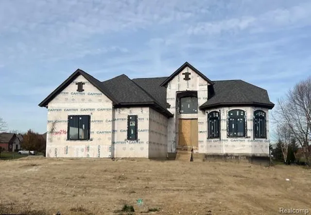 6489 POND Dr Drive Washington Township, MI 48094