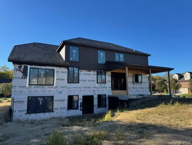 6489 POND Dr Drive Washington Township, MI 48094