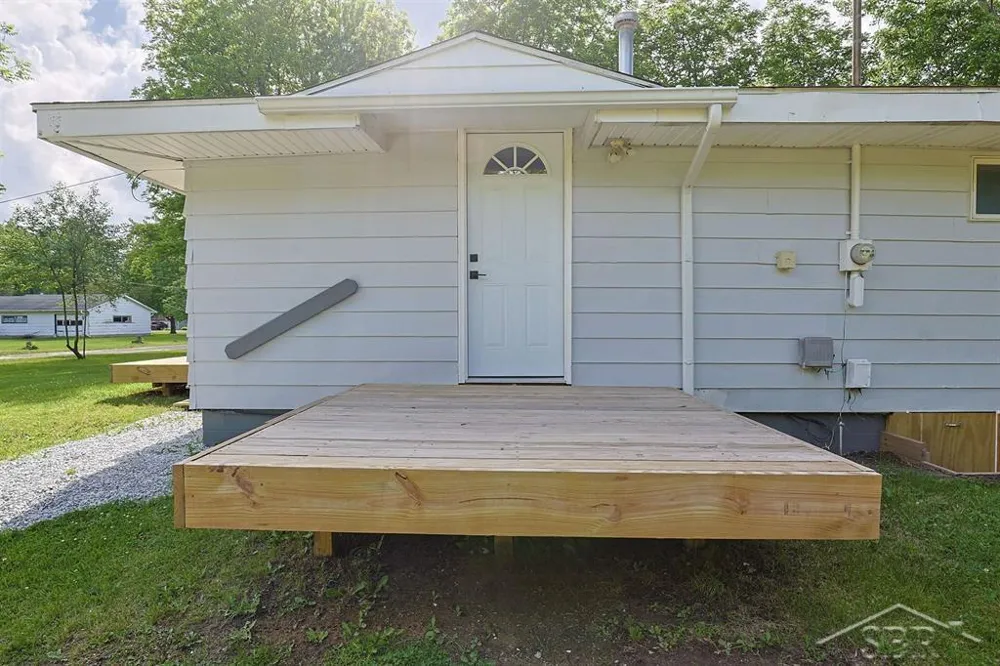 62 Five Mile Road Homer Township, MI 48640