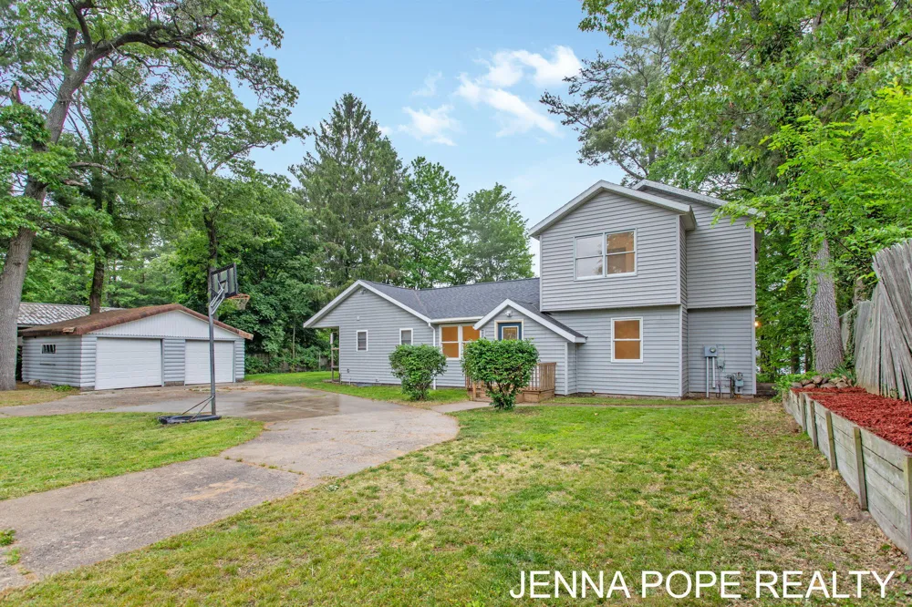 3860 Wilson Beach Road Cedar Creek Township, MI 49457
