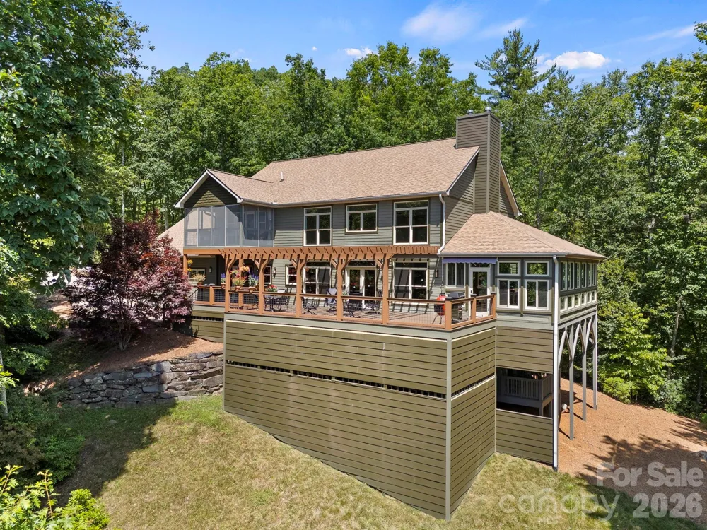 426 Eagle Ridge Road Zirconia, NC 28790