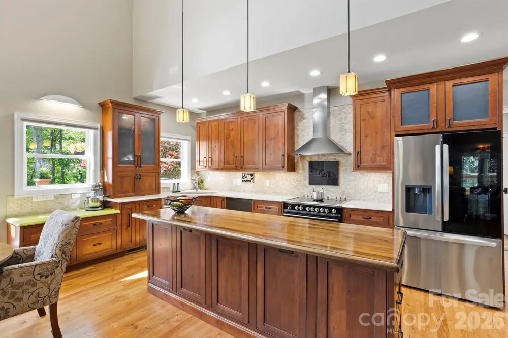 426 Eagle Ridge Road Zirconia, NC 28790