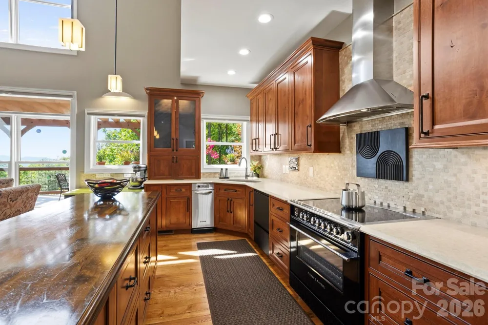 426 Eagle Ridge Road Zirconia, NC 28790