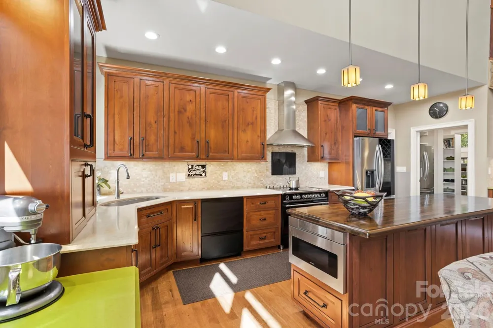 426 Eagle Ridge Road Zirconia, NC 28790