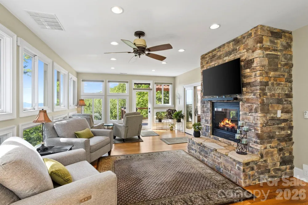 426 Eagle Ridge Road Zirconia, NC 28790