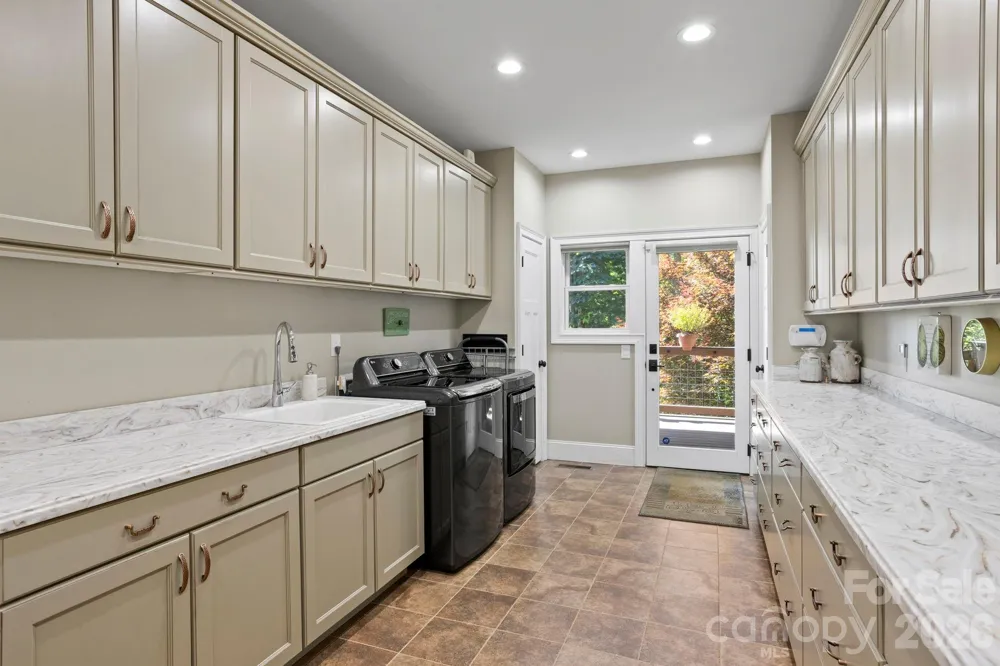 426 Eagle Ridge Road Zirconia, NC 28790