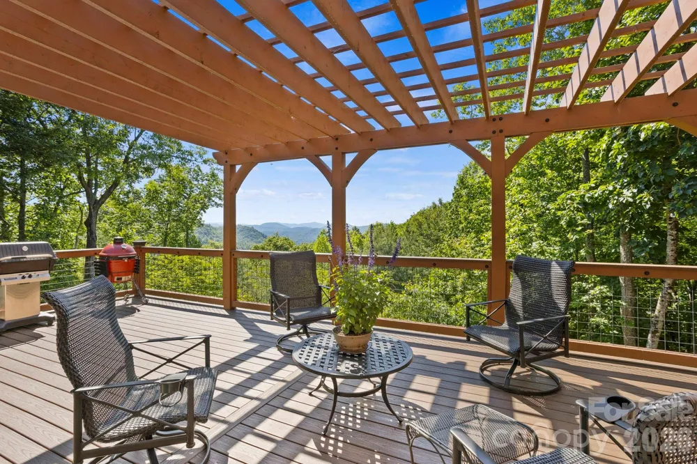 426 Eagle Ridge Road Zirconia, NC 28790