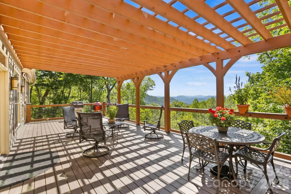 426 Eagle Ridge Road Zirconia, NC 28790
