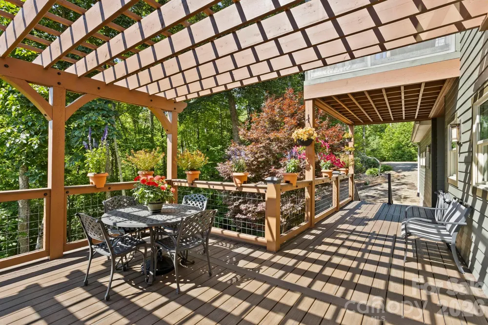 426 Eagle Ridge Road Zirconia, NC 28790