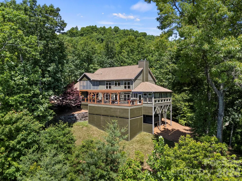 426 Eagle Ridge Road Zirconia, NC 28790