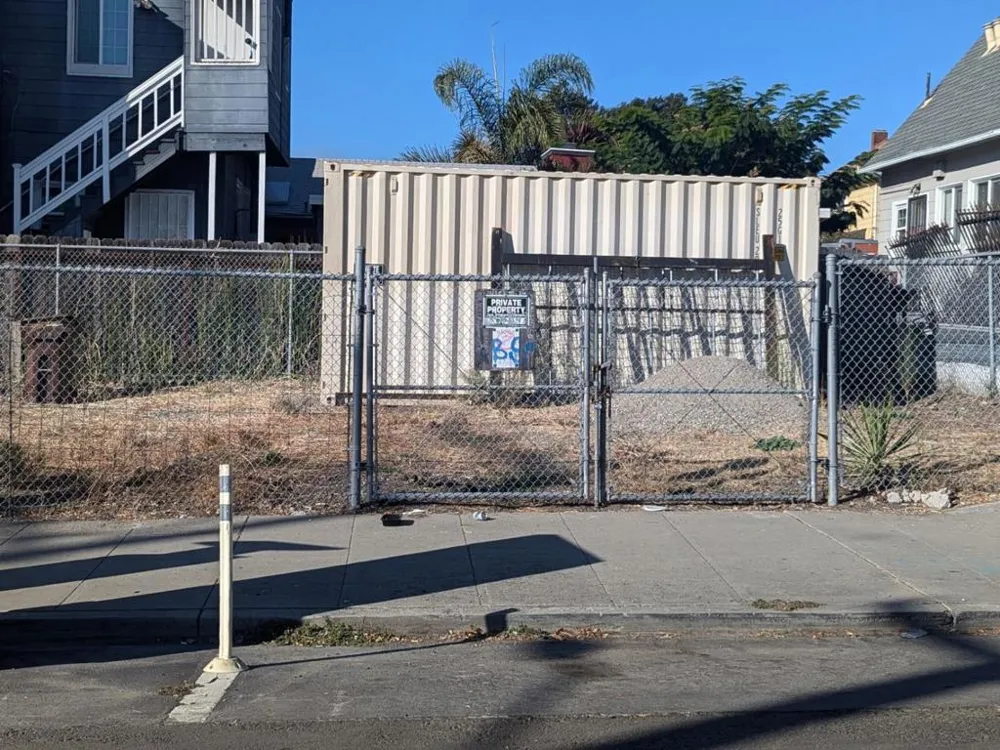 3700 West Street Oakland, CA 94608