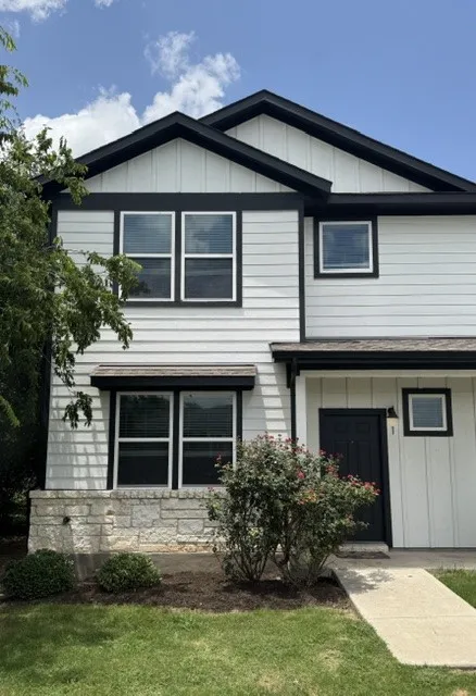 202 Evans Street #1