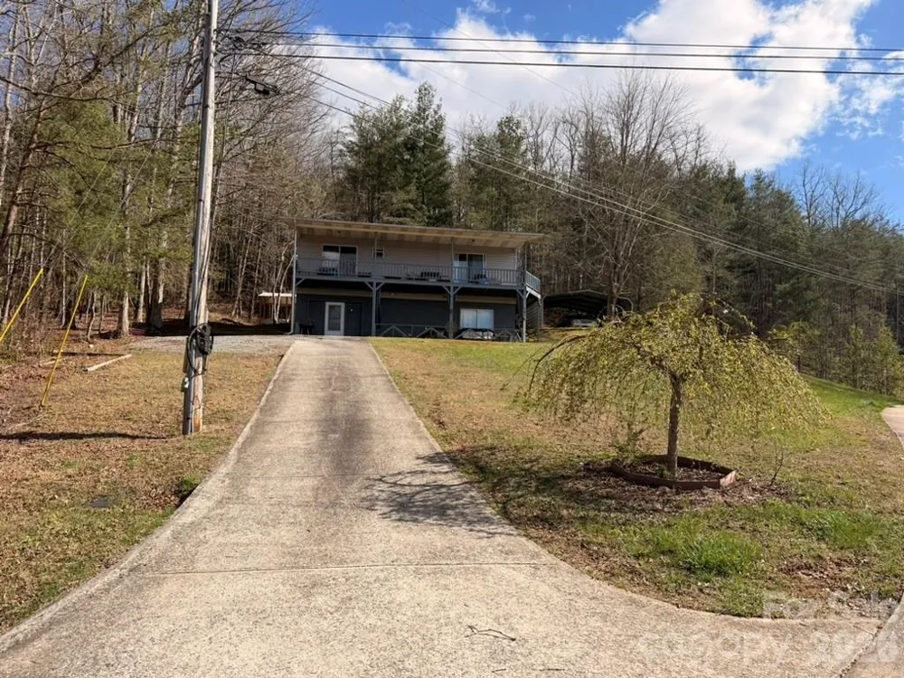 281 Cherrywood Circle Hayesville, NC 28904